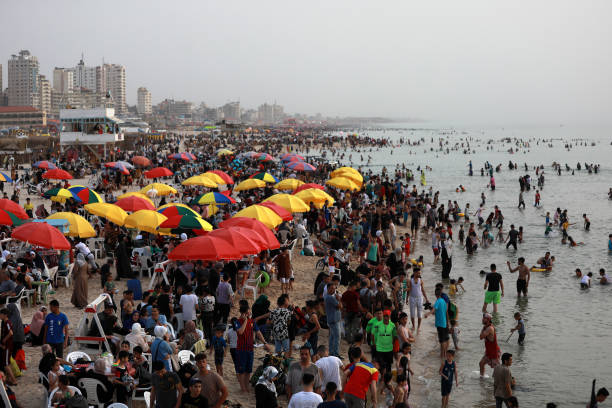 GZA: Palestinians Enjoy The Beach