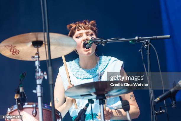 Lotta Kummer Kraftklub Photos and Premium High Res Pictures - Getty Images