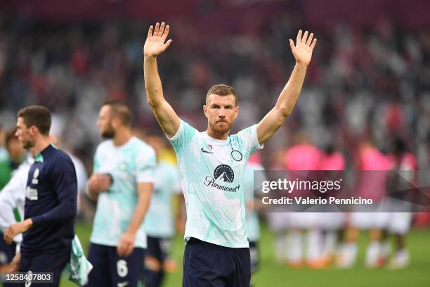 Edin Dzeko of FC Internazionale salutes the fans at the end of the Serie A match between Torino FC and FC Internazionale at Stadio Olimpico di Torino...