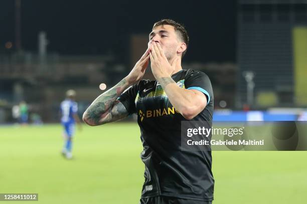 Alessio Romagnoli of SS Lazio celebrates after scoring a goal during the Serie A match between Empoli FC and SS Lazio at Stadio Carlo Castellani on...