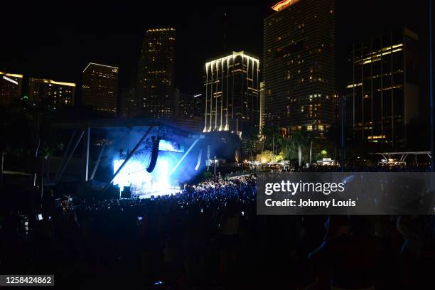 Atmosphere during TLC, Shaggy "Hot Summer Night" concert with Special guest En Vogue plus Sean Kingston at FPL Solar Amphitheater at Bayfront Park on...