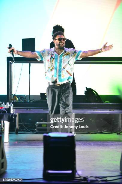 Shaggy performs live on stage during "Hot Summer Night" concert at FPL Solar Amphitheater at Bayfront Park on June 3, 2023 in Miami, Florida.