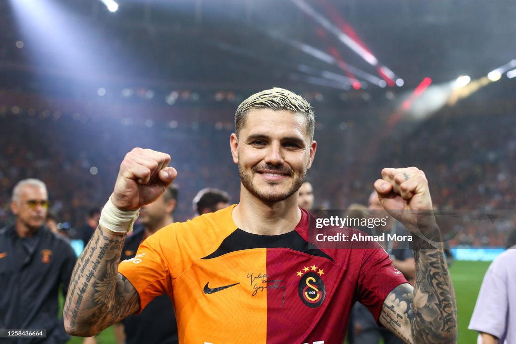 Galatasaray v Fenerbahce - Super Lig