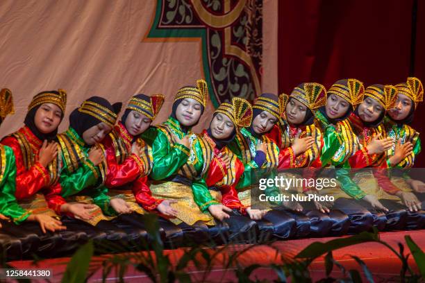 Sam An 54 Saman Dance Culture Stock Photos, High-Res Pictures, and Images ...