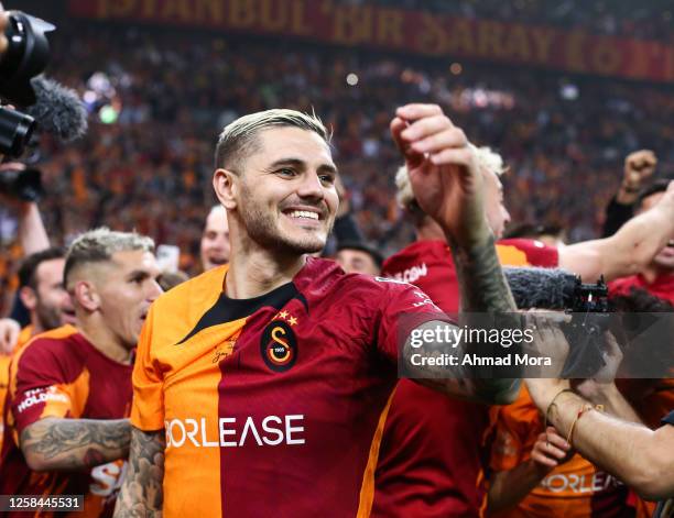 Mauro Icardi of Galatasaray celebrates a 3-0 victory against Fenerbahce in the Super Lig match at NEF Stadyumu on June 4, 2023 in Istanbul, Turkey.