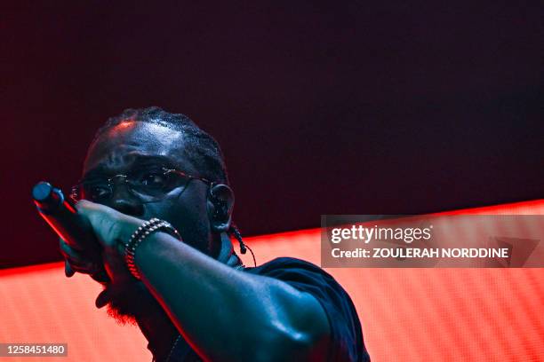 Jule Santa Rapper Dinos (Rapper) Fotografías e imágenes de stock - Getty Images