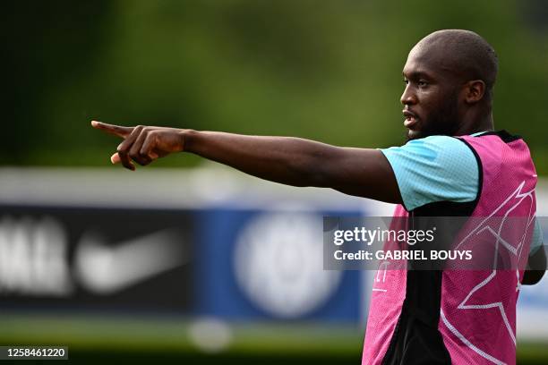 Inter Milan's Belgian forward Romelu Lukaku gestures during a training session on June 5, 2023 at the club's training ground in Appiano Gentile,...