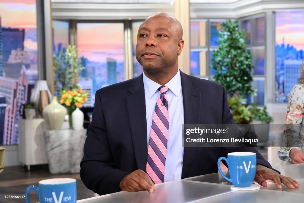 Tim Scott Friends THE VIEW- 6/5/23 - Senator Tim Scott is a guest on