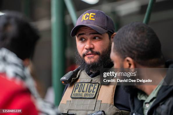 Asylum Seeking Migrants Wait In Line For Immigration Customs Enforcement Appointments Asylum Seeking Migrants Wait In Line For Immigration Customs Enforcement Appointments