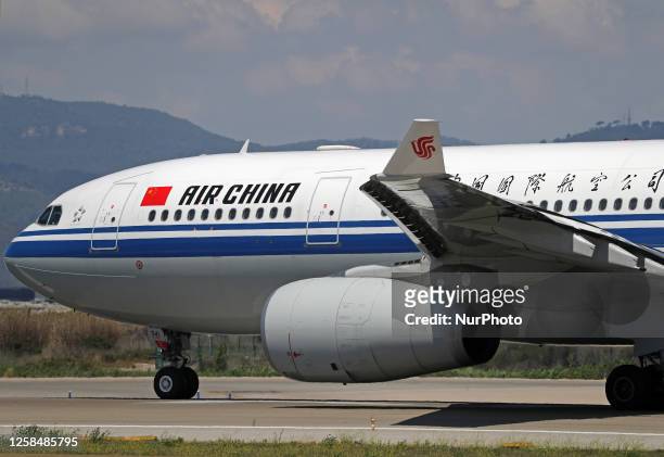 After three years without service and due to the pandemic, the airline Air China has restarted its flights with Barcelona. The route between...