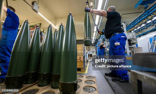 June 2023, Lower Saxony, Unterlüß: 155-millimeter artillery ammunition is manufactured at Rheinmetall. Photo: Philipp Schulze/dpa