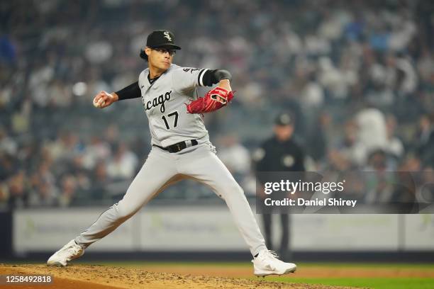 Joe Kelly of the Chicago White Sox pitches during the game between the Chicago White Sox and the New York Yankees at Yankee Stadium on Tuesday, June...