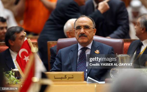 Turc Interior Minister Besir Atalay attends a conference for interior ministers of countries neighbouring Iraq in Kuwait City 23 October 2007. Turkey...