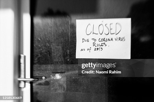 Handwritten Closed Sign Business Closed Handwritten Sign On Shop Window During Coronavirus ...