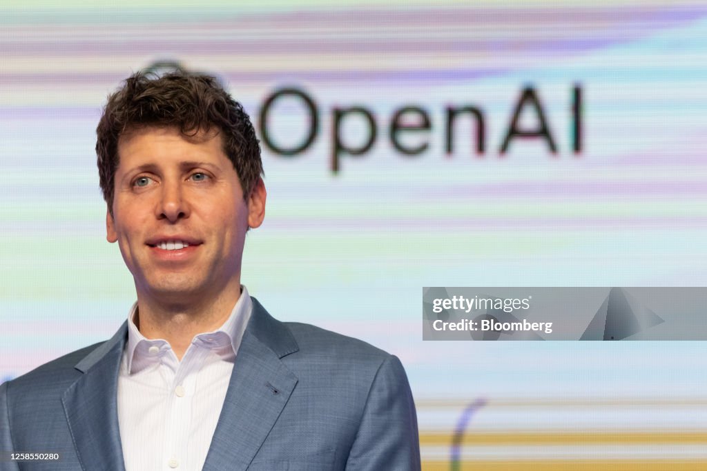 OpenAI持续迭代GPT模型对AI行业竞争格局与投资估值影响分析