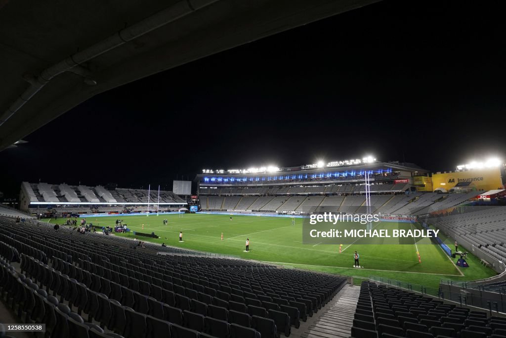 RUGBYU-SUPER-NZL-BLUES-WARATAHS