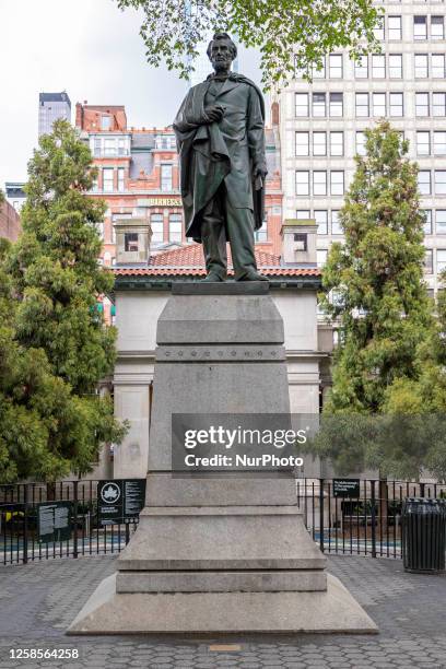 Statue Of Abraham Lincoln (New York City) Photos and Premium High Res