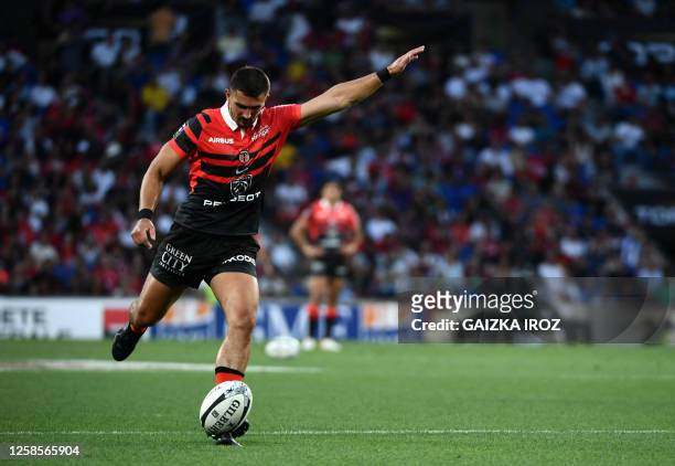 Toulouse's French fullback Thomas Ramos kicks a penalty during the French Top 14 semi-final rugby union match between Stade Toulousain and Racing 92...
