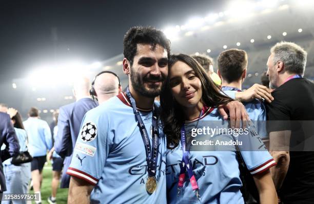 Ilkay Gundogan of Manchester City celebrates with his wife after the team's victory in the UEFA Champions League 2022/23 final match against Inter at...