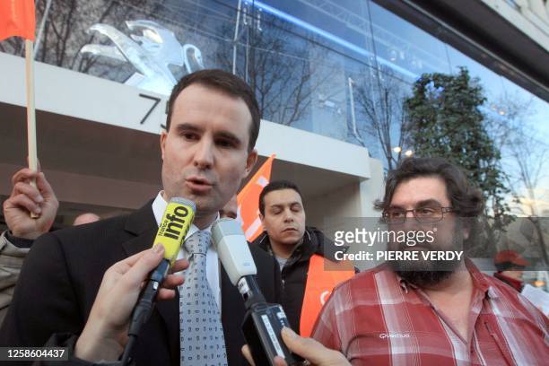 Jean-Allart Gillet , CFDT union representative,listens to Xavier Lelasseux , French inventor and elected representative at the Central Workers'...