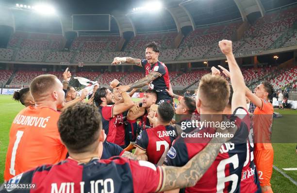 Players of Cagliari celebrate the win during the Serie B match ''Final Play off'' between Bari and Cagliari on June 11, 2023 stadium ''San Nicola''...