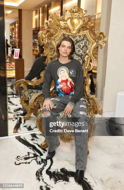 Damian Hurley attends the Dolce & Gabbana cocktail soiree to celebrate the new DG Logo Bag on June 12, 2023 in London, England.