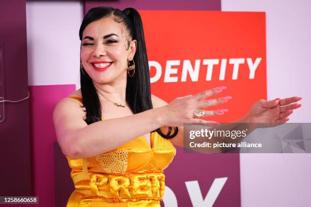 Dargo Reyhan 53 Dr Reyhan Sahin Stock Photos, High-Res Pictures, and Images - Getty ...