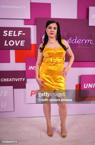 Dargo Reyhan 53 Dr Reyhan Sahin Stock Photos, High-Res Pictures, and Images - Getty ...