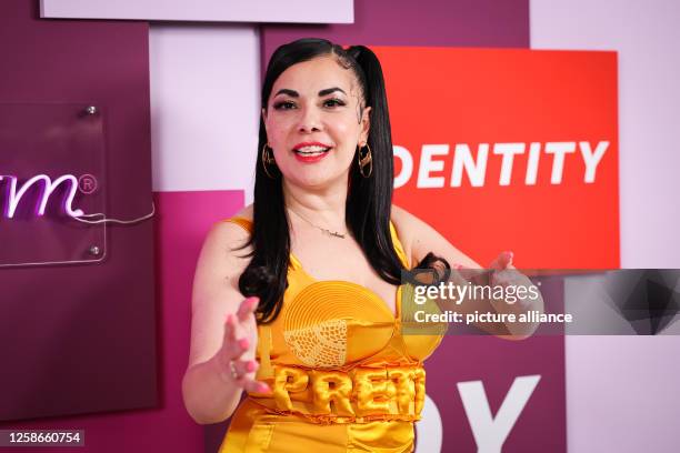 Dargo Reyhan 53 Dr Reyhan Sahin Stock Photos, High-Res Pictures, and Images - Getty ...