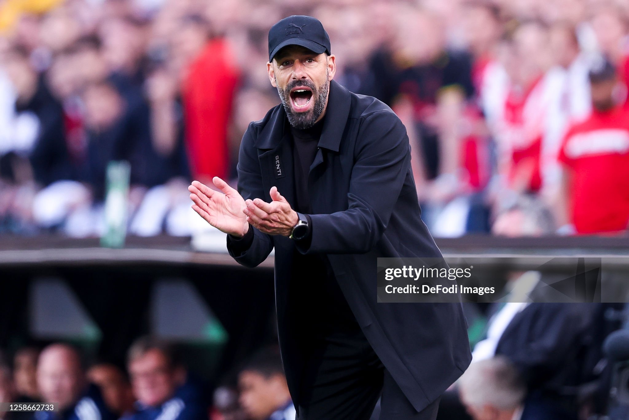 Mixed feelings' Van Nistelrooij: 'It's a shame that Ten Hag has left