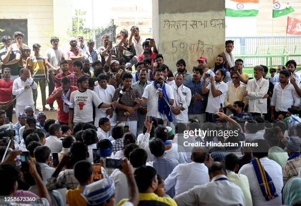 Chandra Sen Ravan 114 Chandrashekhar Azad Ravan Photos & High Res Pictures - Getty Images
