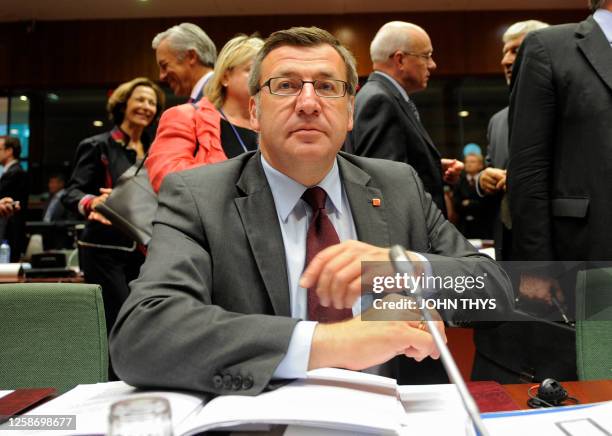 Belgian Foreign Minister Steven Vanackere prepares for a Trade ministers Council meeting on September 10, 2010 in Brussels. AFP PHOTO/JOHN THYS