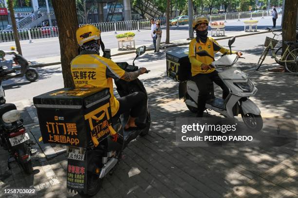 Chinese Delivery Riders 244 China Delivery Scooter Stock Photos, High-Res Pictures, and Images ...