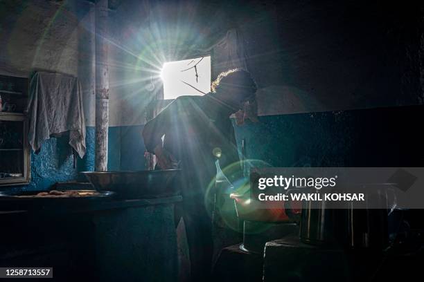 Waheed Chef 1,024 Mutton Stew Stock Photos, High-Res Pictures, and Images - Getty ...