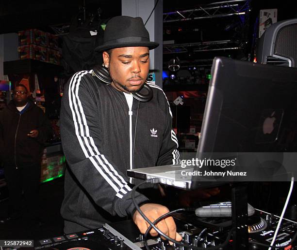 Jason Manzell Rapper 102 Jason Mizell Jr Photos & High Res Pictures - Getty Images