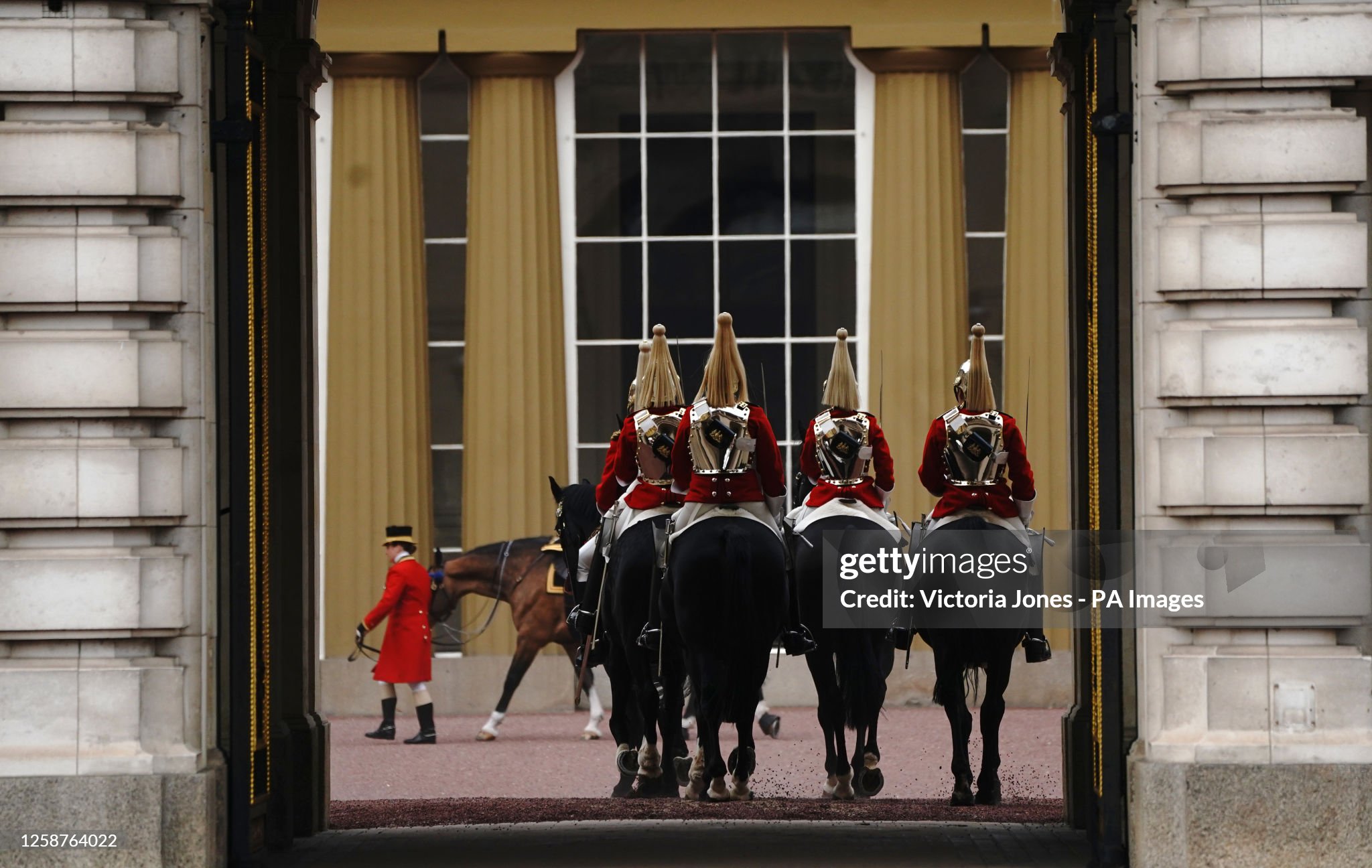 Trooping the Colour 2023 ОБНОВЛЯЕТСЯ Trooping the Colour 2023 ОБНОВЛЯЕТСЯ