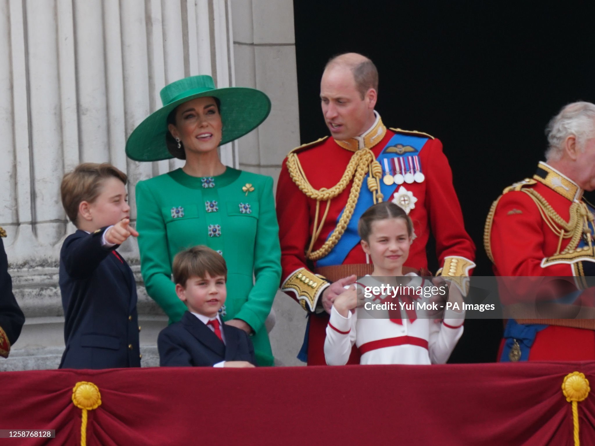 Trooping the Colour 2023 ОБНОВЛЯЕТСЯ Trooping the Colour 2023 ОБНОВЛЯЕТСЯ