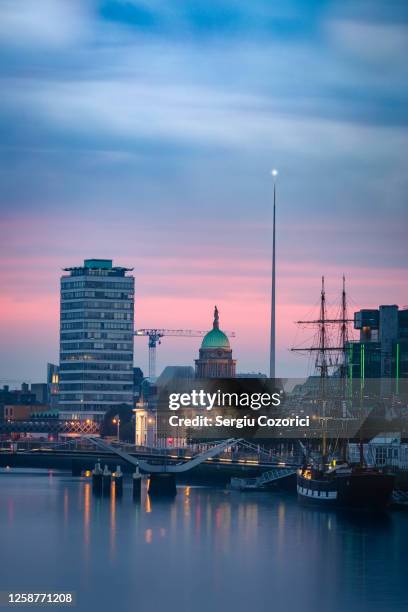 city view - dublin - dublin city skyline stockfoto's en -beelden