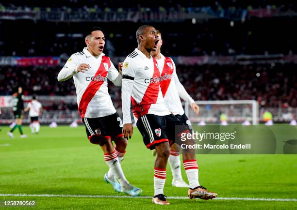 Nicolas De La Cruz of River Plate celebrates with teammates after scoring the team's first goal during a Liga Profesional 2023 match between River...
