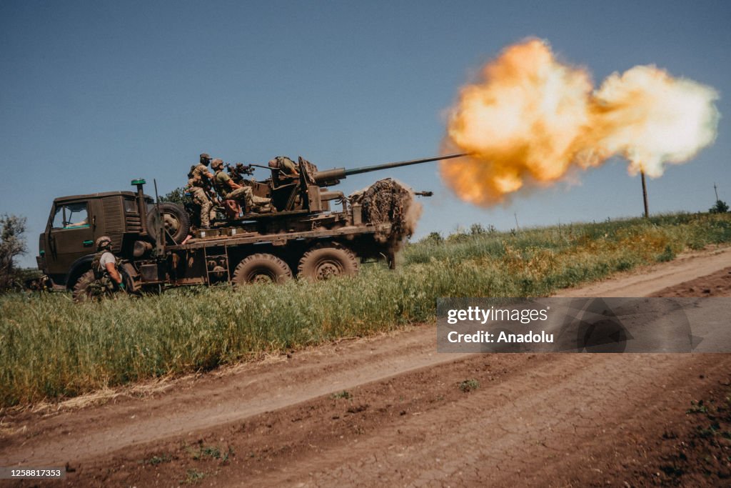 Ukrainian soldiers from the 60th Battalion of Territorial Defense...