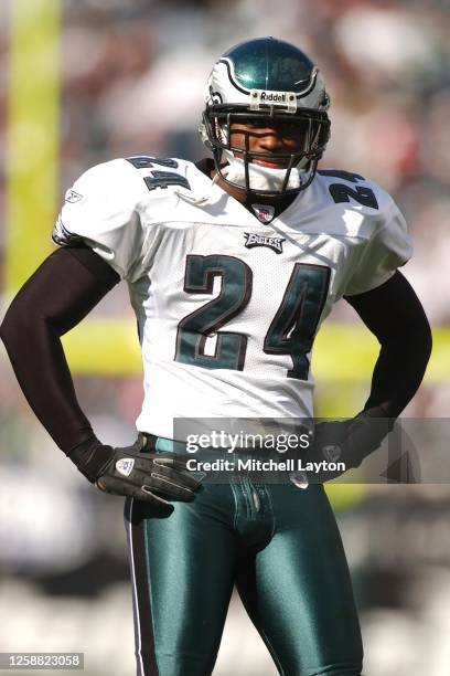 Sheldon Brown of the Philadelphia Eagles looks on during a NFL football game against the Carolina Panthers on October 17, 2004 at Veterans Stadium in...