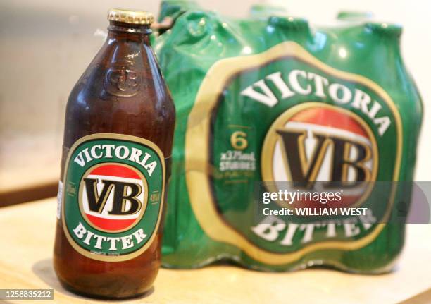 This picture taken in Melbourne 04 July 2007 shows Australia's iconic Victoria Bitter beer which is about to become less boozey, after Foster's...