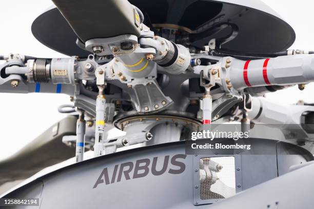 Helicopter Rotor Engine Helicopter Propellers Photos and Premium High Res Pictures - Getty Images