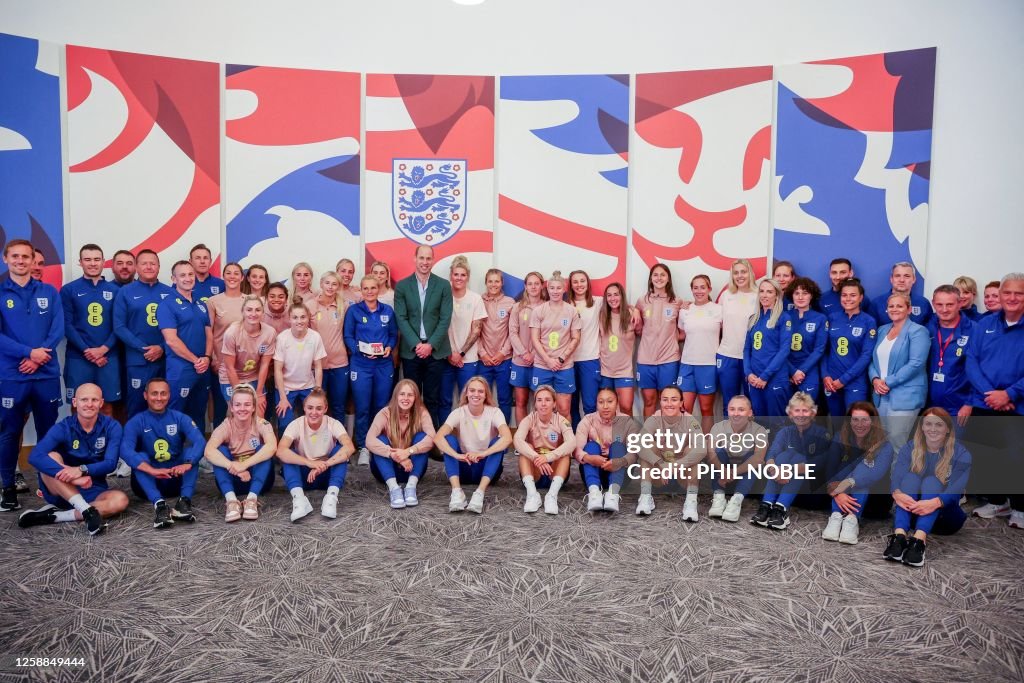 FBL-ENG-ROYALS