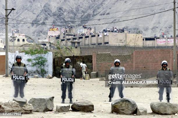 Peruvian Riot Armor Shining Path Peru Photos and Premium High Res Pictures - Getty Images