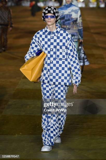 Model on the runway at the Louis Vuitton Menswear Collection Fashion Show on June 20, 2023 in Paris, France.