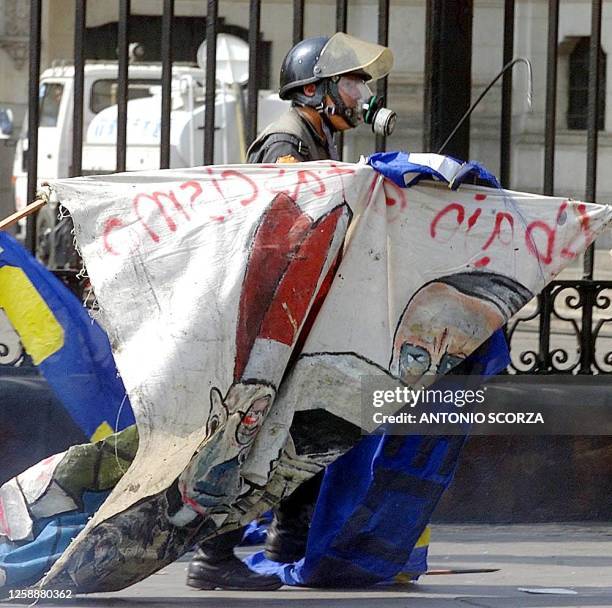 Peruvian Riot Armor Antonio Palacios Photos and Premium High Res Pictures - Getty Images