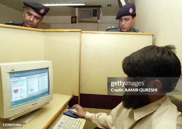 47 Pakistan Us Reporter Missing Stock Photos, High-Res Pictures, and ...