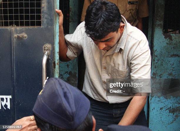 Police Si Razzak 15 Mohammed Afroz Stock Photos, High-Res Pictures, and Images - Getty ...