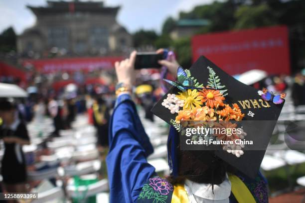 Chinese Spring Graduation Cap 11,240 China Graduate Stock Photos, High-Res Pictures, and Images ...